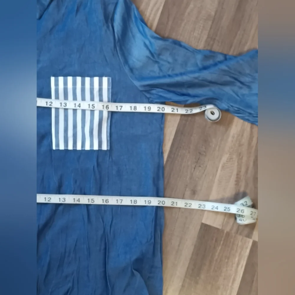 𝑬𝒎𝒆𝒓𝒚 𝑹𝒐𝒔𝒆 𝑷𝒐𝒄𝒌𝒆𝒕 𝑩𝒍𝒖𝒆 𝑺𝒕𝒓𝒊𝒑𝒆𝒅/𝑺𝒐𝒍𝒊𝒅 𝑩𝒍𝒐𝒖𝒔𝒆 - Picture 5 of 9